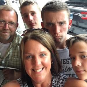 Meet your Posher, Debbie